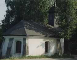 Kapelle 1991 außen von O.jpg