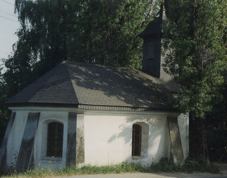 Datei:Kapelle 1991 außen von O.jpg
