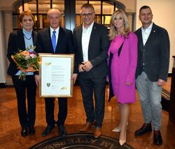 Ehrungen Seewalchen Ehrenbürgerfeier Johnny Reiter.jpg