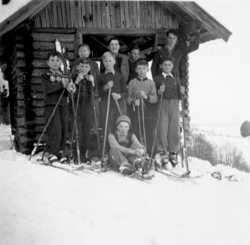 Pfarrer Salettl 1953.png