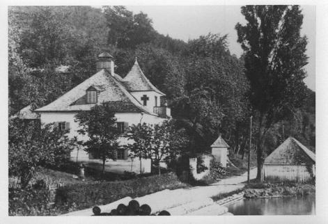 Datei:Pfarrhaus Neustift Attersee.jpg