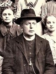 Datei:Pfarrer Johann Dirlinger.jpg