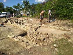 Römisches Badehaus Weyregg.jpg