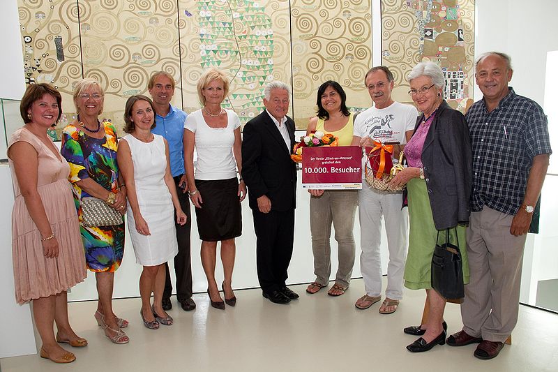 Datei:10000ste Bes.jpg