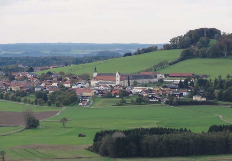 Datei:Benediktinerstift Michaelbeuern.JPG