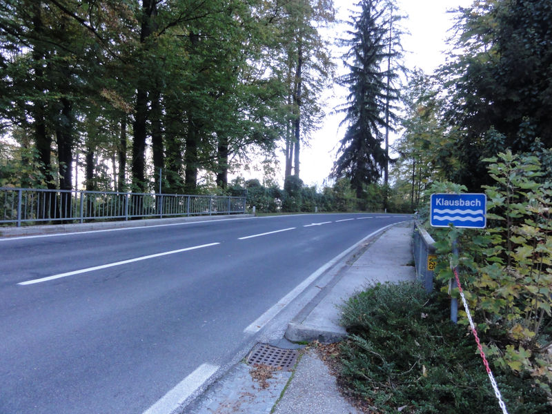 Datei:Straßenverlauf in Unterburgau.jpg