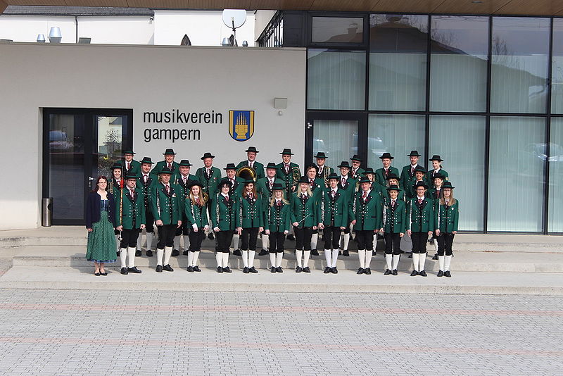 Datei:Musikkapelle Gampern.jpg