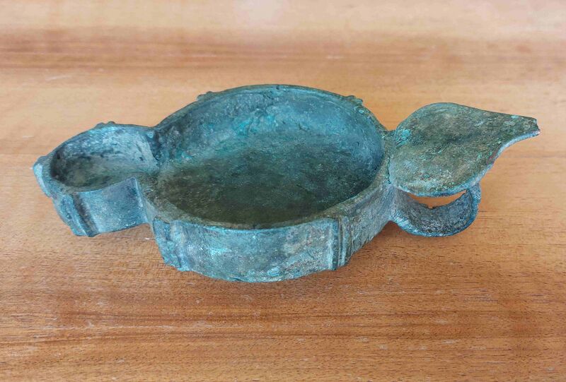 Datei:Römische Talglampe Bronze Walchen.jpg