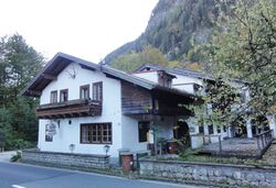 Jagerwirt am Beginn der Burggrabenklamm.jpg