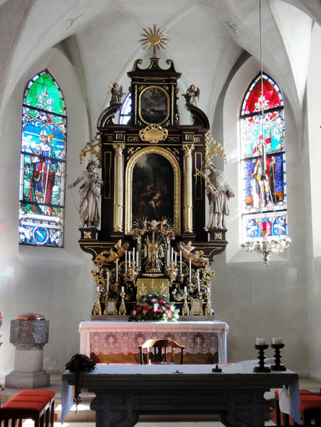 Datei:Altar in der Pfarrkirche Unterach.jpg