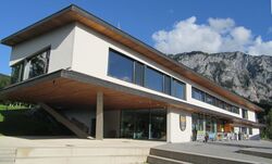 Gemeindezentrum Steinbach, Nordostansicht.JPG