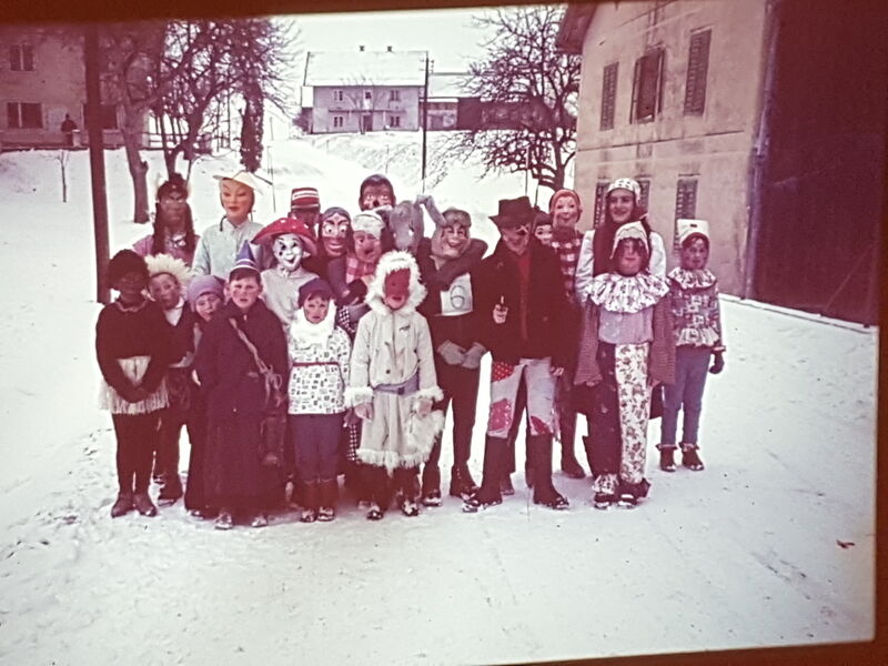 Datei:Kinderfasching-alter Pfarrhof.jpg