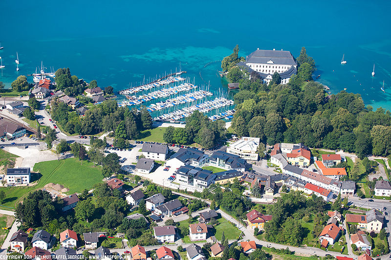 Datei:Schloss Kammer III Nordansicht.jpg