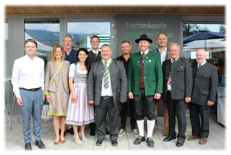 Datei:Ehrengäste-Einweihung Musikerheim-2022.jpg