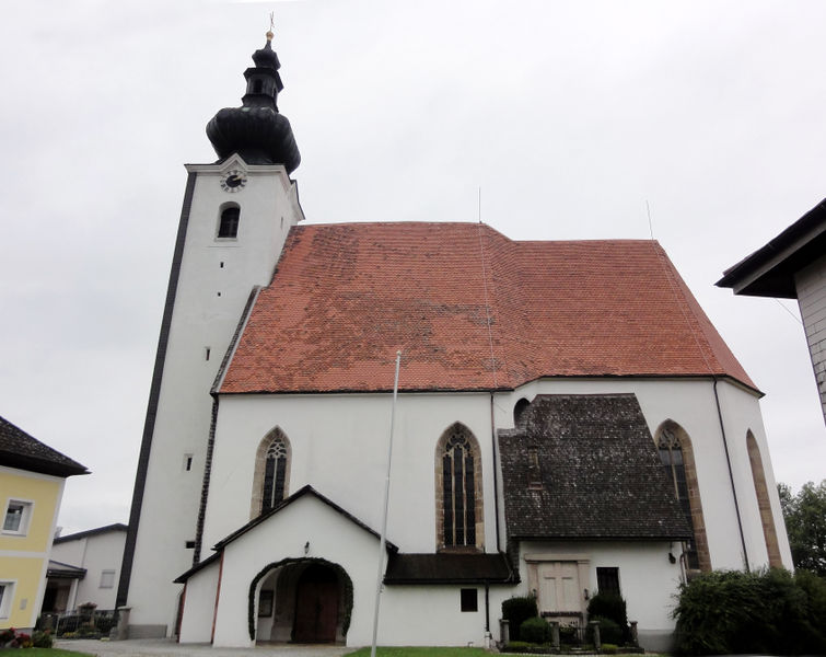 Datei:Pfarrkirche Weißenkirchen im Attergau.jpg