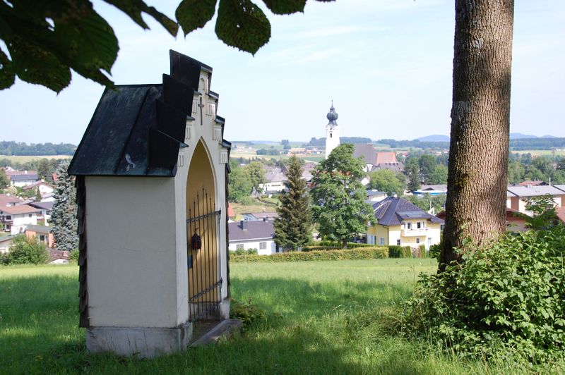 Datei:Kalvarienberg Blick St. Georgen.jpg