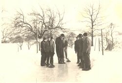 Auf der Eisbahn.jpg