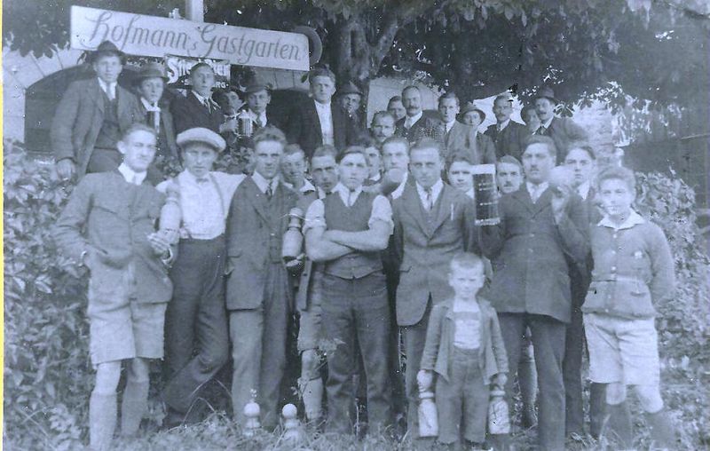 Datei:Bräu Kegeln 1930.jpg