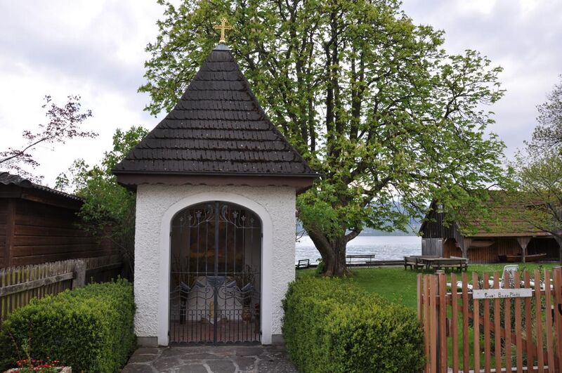 Datei:Gedächtniskapelle Weyregg.jpg