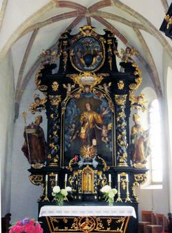 Altar der Pfarrkirche Abtsdorf mit Laurentiusbild.jpg