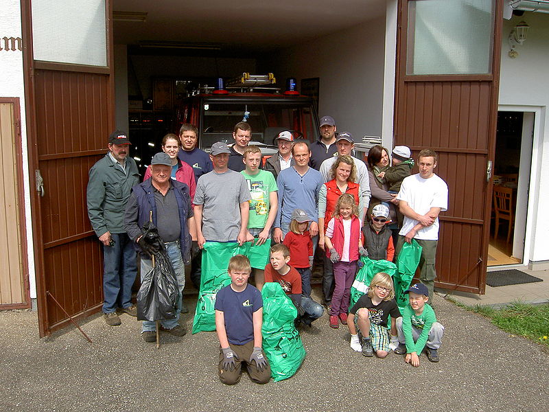 Datei:FF Brandham Müllsammlung.JPG