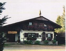 Paulas Schmankerlhütte.jpg