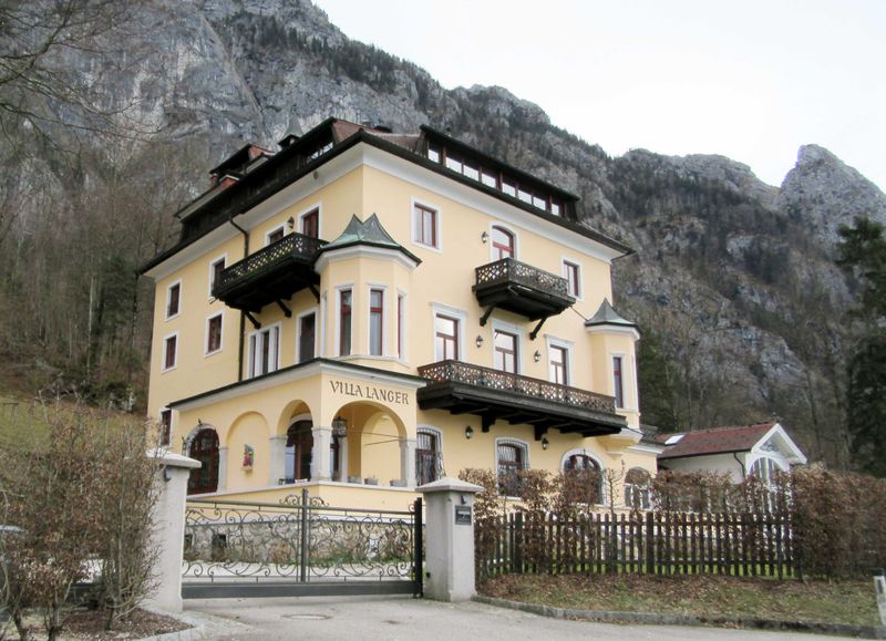 Datei:Villa Langer in Steinbach.jpg