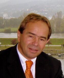 HAH DSC03128 240x.jpg