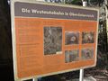 Infotafel beim Brückenrelikt von der Reichsautobahn an der Straße nach Oberaschau