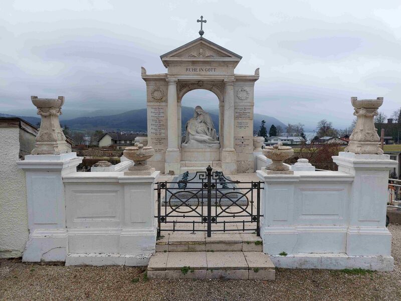 Datei:Seyrl Gruft.jpg