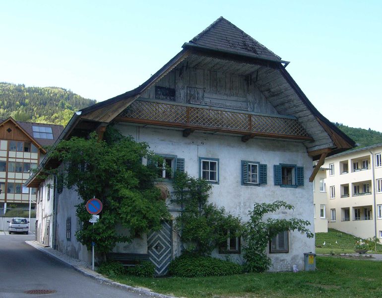 Datei:Altes Haus in Unterach.jpg