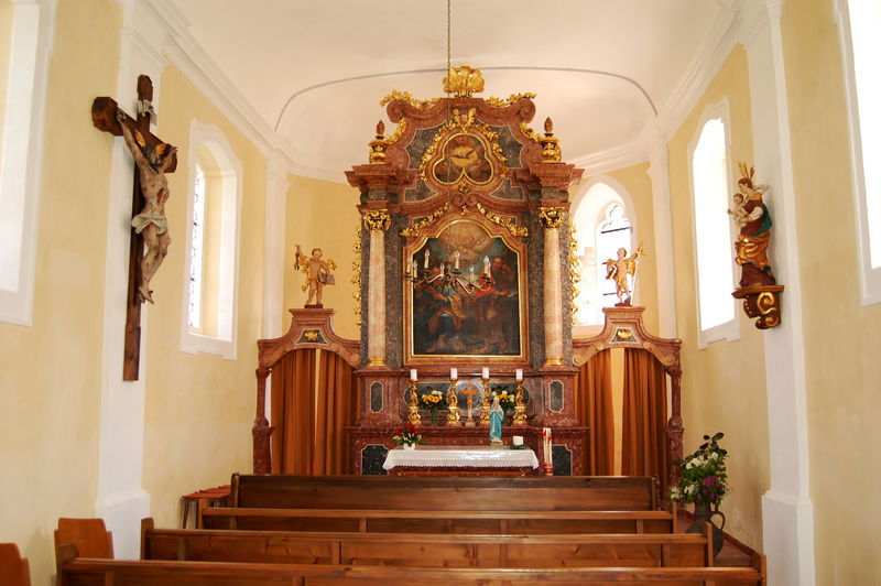 Datei:Peter und Paul-Kirche in Berg, innen.jpg