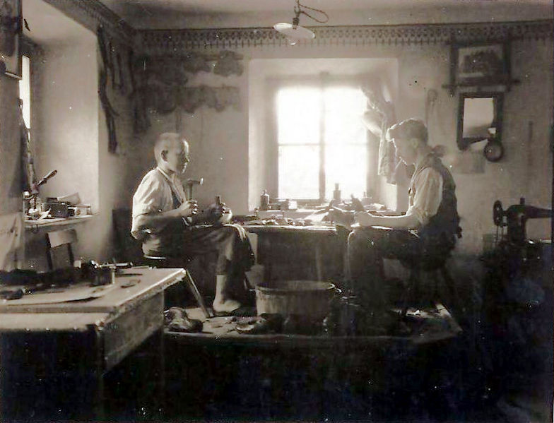 Datei:SchusterBaumg1919.jpg