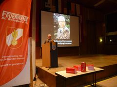 LBD Dr. Kronsteiner, Feuerwehrbuch-Präsentation