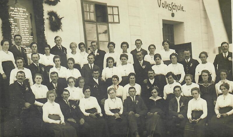 Datei:Kriegerdenmal-Einweihung-1921.jpg