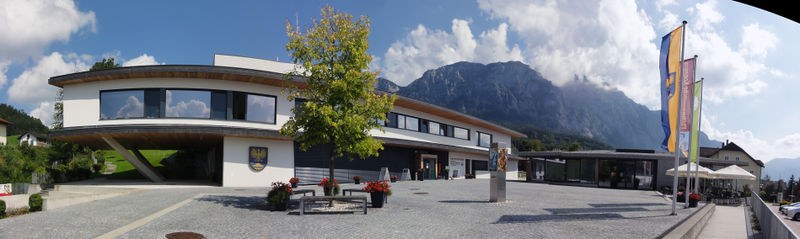 Datei:Gemeindezentrum Steinbach am Attersee.JPG