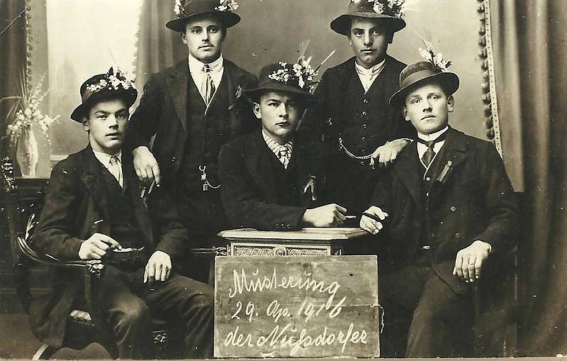 Datei:Musterung1916.jpg