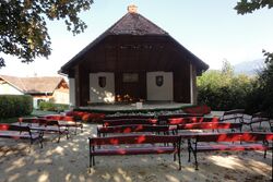 Musikpavillon in Nußdorf am Attersee.jpg