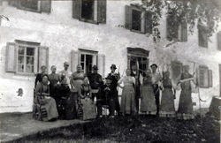 Lexenhof 1893 Fam-Gesinde-Gäste.jpg