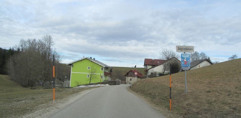 Datei:Ortschaft Jagermoos, Gemeinde Nußdorf am Attersee.jpg