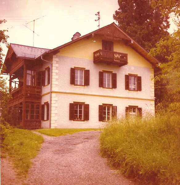 Datei:StiglerVilla1975.jpg