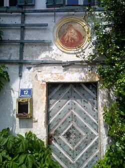 Eingang Lederermayerhaus.jpg