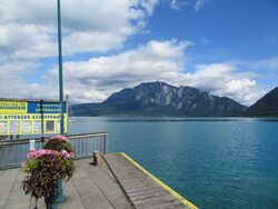 Ausblick von der Bootsanlegestelle in Unterach.JPG
