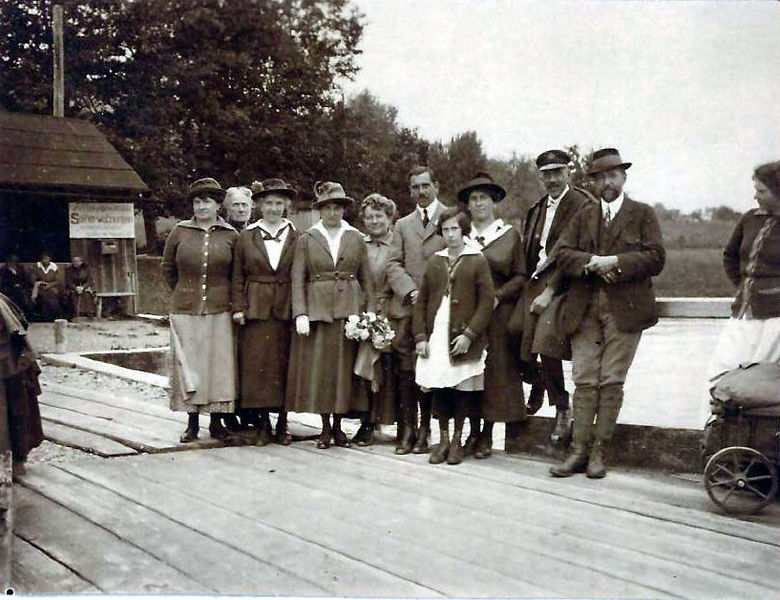 Datei:SchiffAnkunft1920.jpg