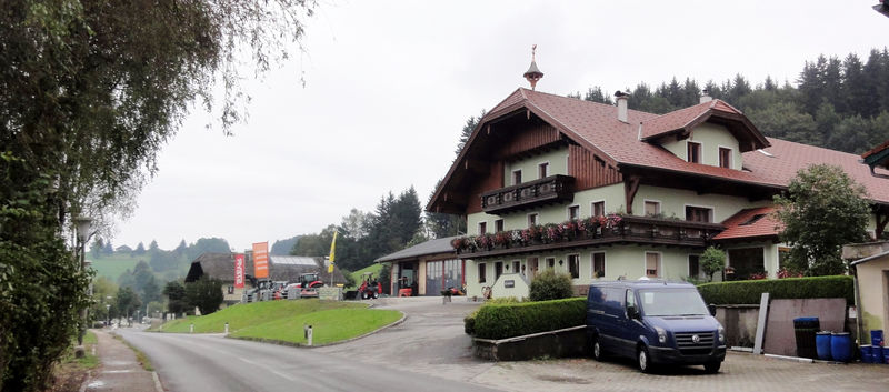 Datei:Wachter Landtechnik, Straß im Attergau.jpg