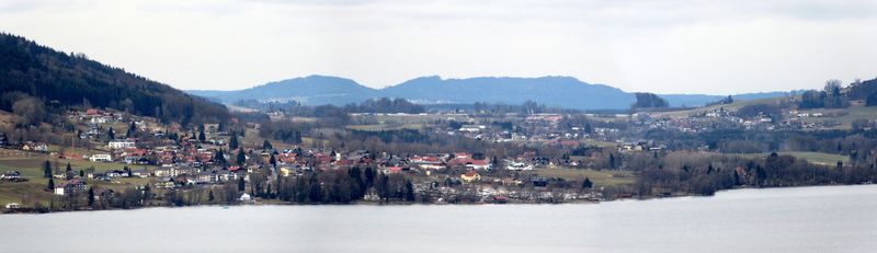 Datei:Panoramabild Nußdorf am Attersee.JPG