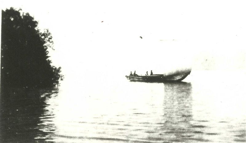 Datei:Plätte mit Rahsegel1900.jpg