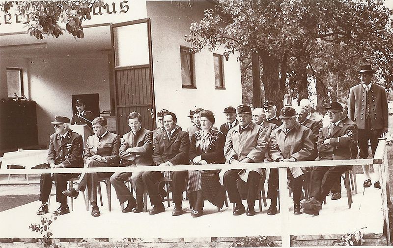 Datei:FF Brandham Zeughaussegnung.jpg