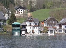 UNT V Schwarzmüller Hutterer AW.jpg