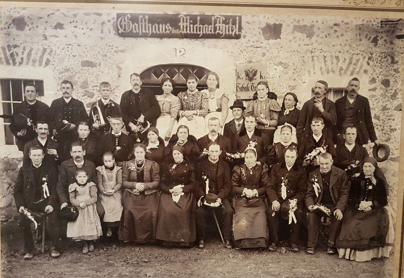 Datei:Hochzeit Wirt Kasten 1900.jpg